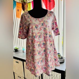 ✨Sold✨LuLaRoe Perfect T; Medium